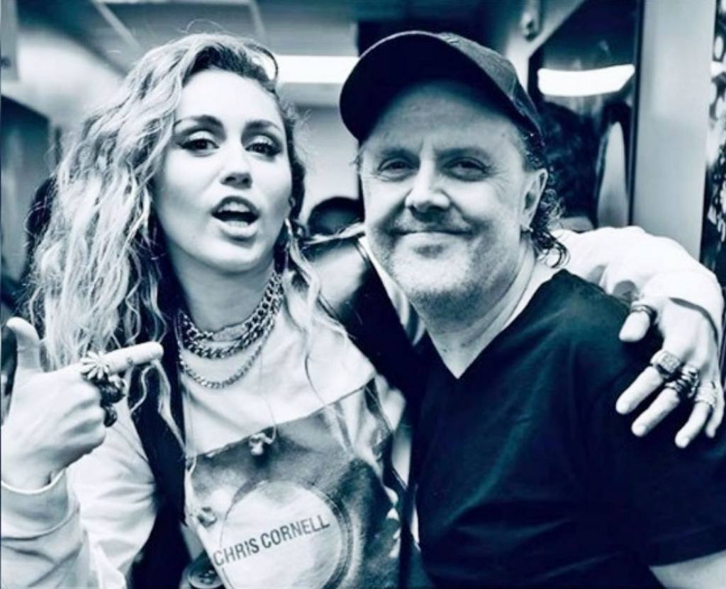 Miley y Lars
