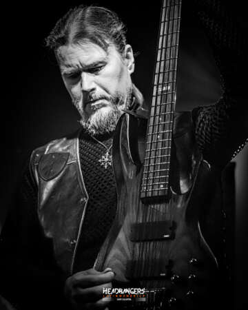 bajo 