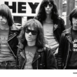 Ramones tendrá una celebración de 50 años con un supergrupo de lujo en el Hollywood Forever Cemetery